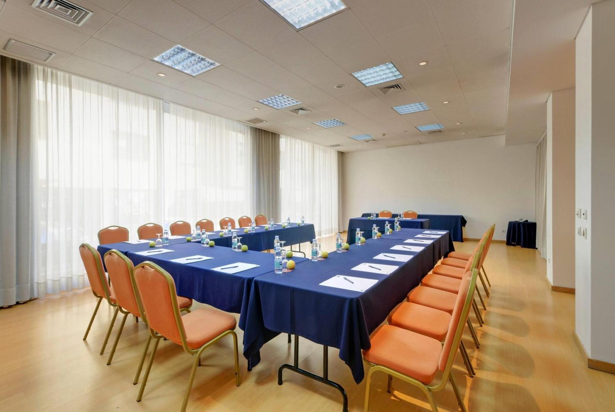 Tryp By Wyndham Centro 3*